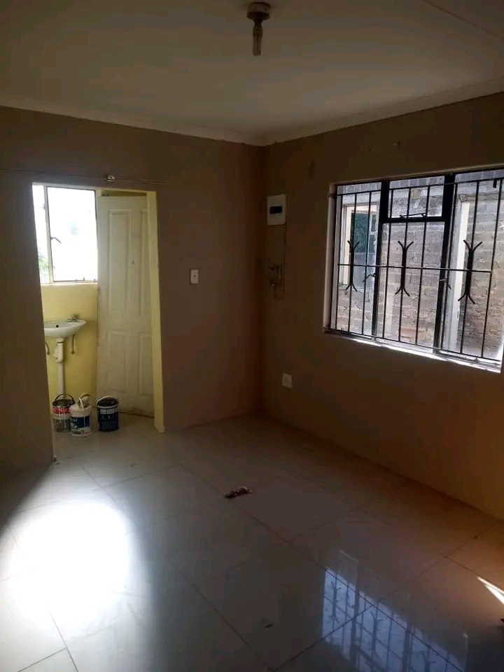 En suite available in ext 11..no landlord.. c  in Protea Glen