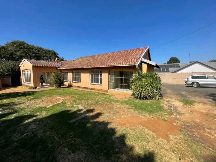 Super large home to let in esther park this h  in Esther Park