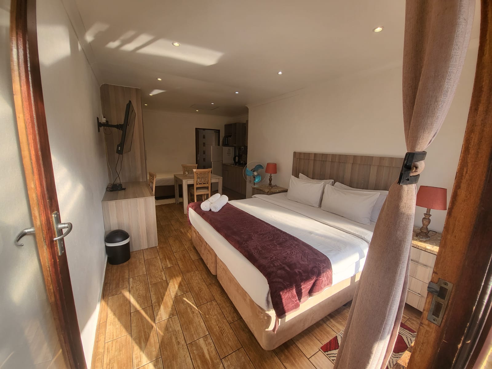 50 galena affordable luxury - short term self  in Roodepoort