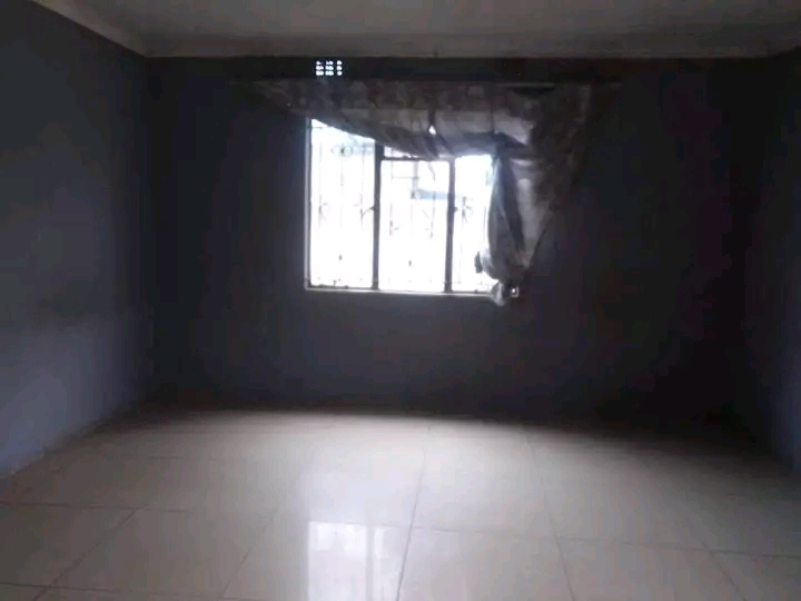 Big rooms to rent with a bathroom ext4 it s r  in Palm Ridge