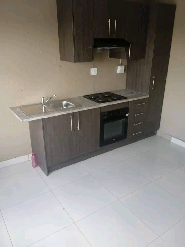 Spacious one bedroom apartment with a fitted   in Norkem Park
