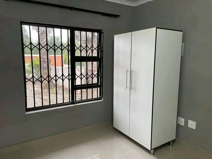 Newly renovated bachelors with open plan kitc  in Birchleigh