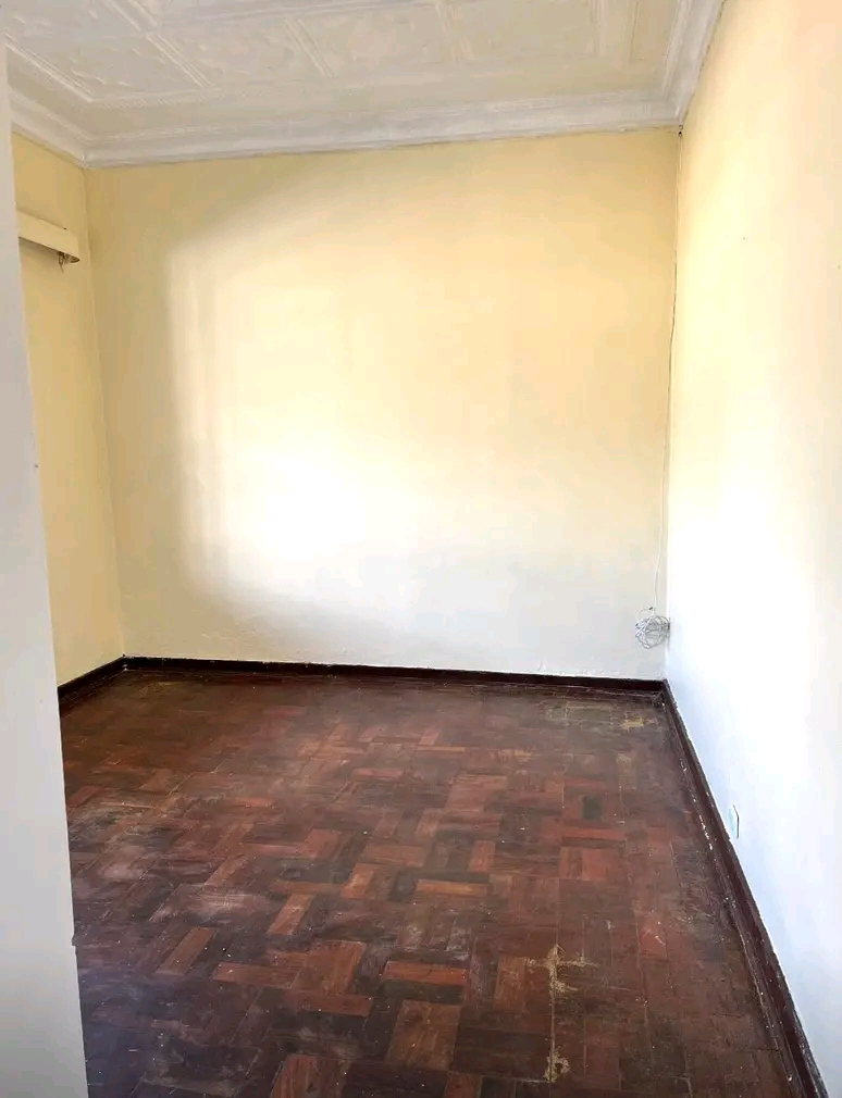 Bedroom r2200 including water and electricity  in Bezetenhoud valley