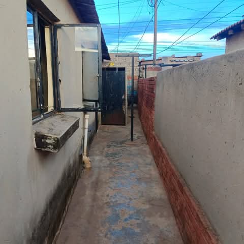 House available for rental ext 7 r4000

mor  in Oakmoor