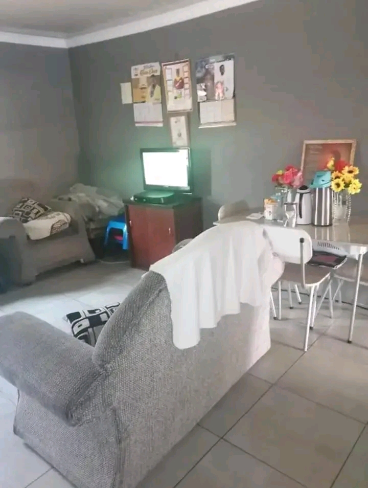 Room to rent in ext 8 as from 01 april 2024,   in Cosmo City