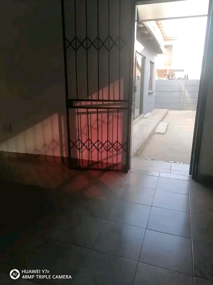 I have an open plan 1room for renting availab  in Lenasia