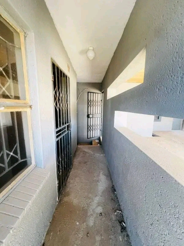 Room available at ext 71
*rent is r3000.
*t  in Clayville