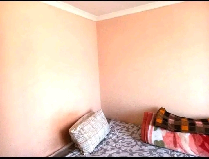 Rental :r5500 plus deposit
kitchen 
3 bedro  in Windmill Park