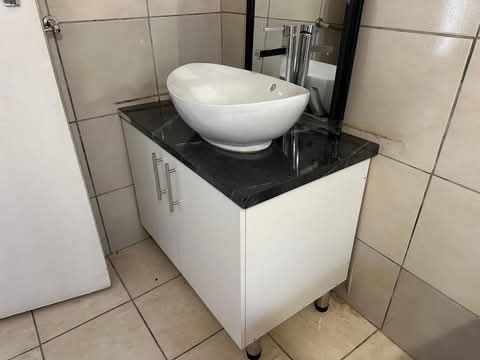 Newly renovated 1 bed cottage near jeppe boys  in Kensington