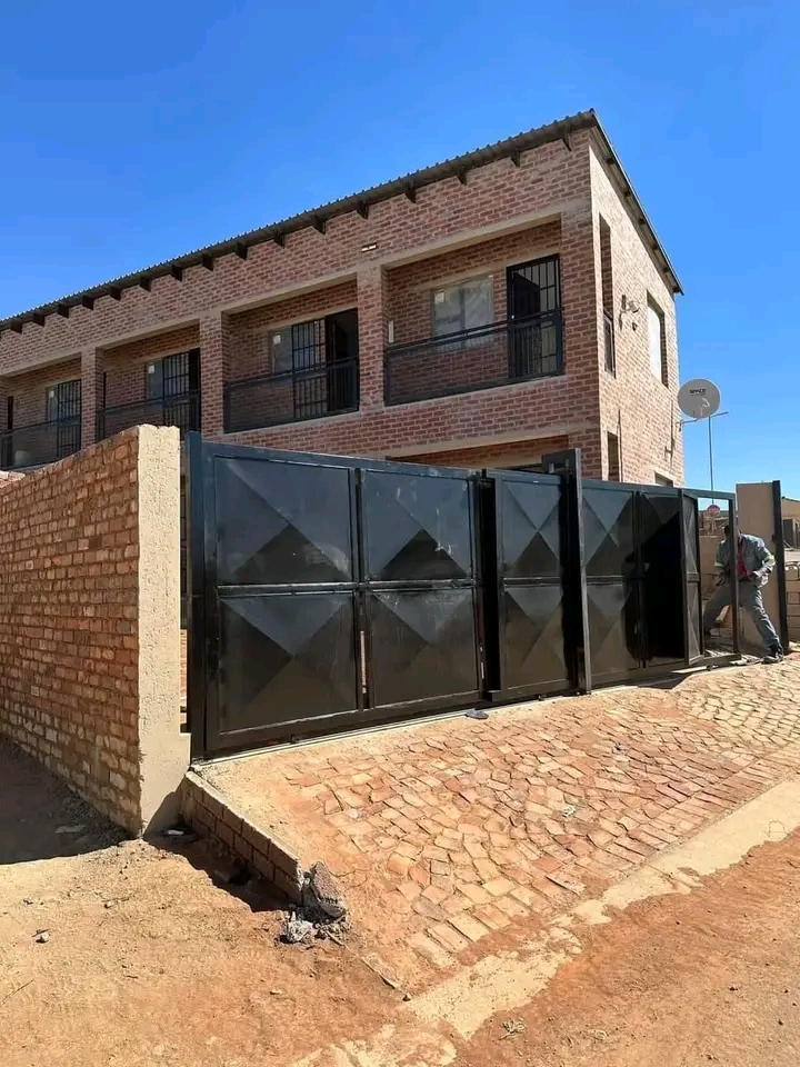 Bachelor available for rent 🏠 olievenbosch  in Centurion
