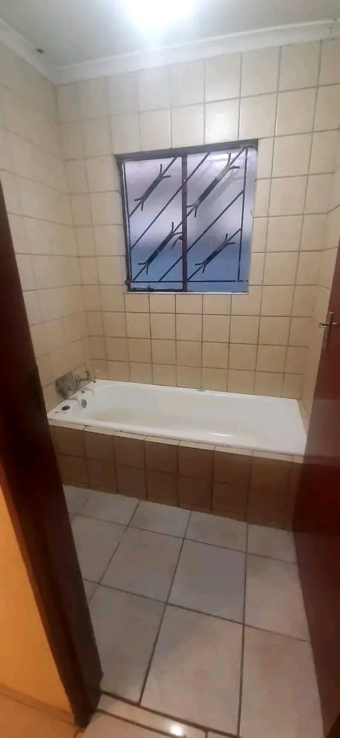 2 bedroom house to rent in ext 5
immediately  in Ebony Park