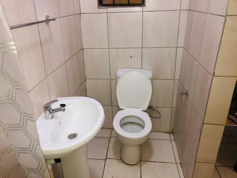 R3500 rent every month’s 
r3000 deposit re  in Olifantsfontein