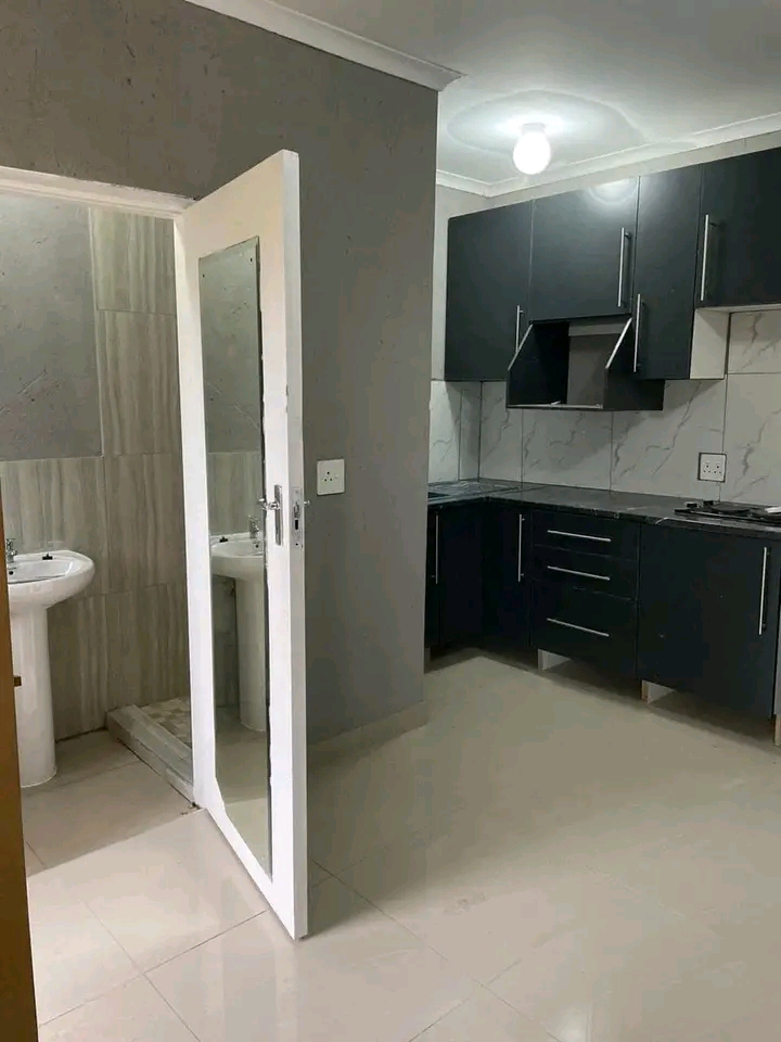 A beautiful 1 bedroom cottage with open plan   in Birchleigh