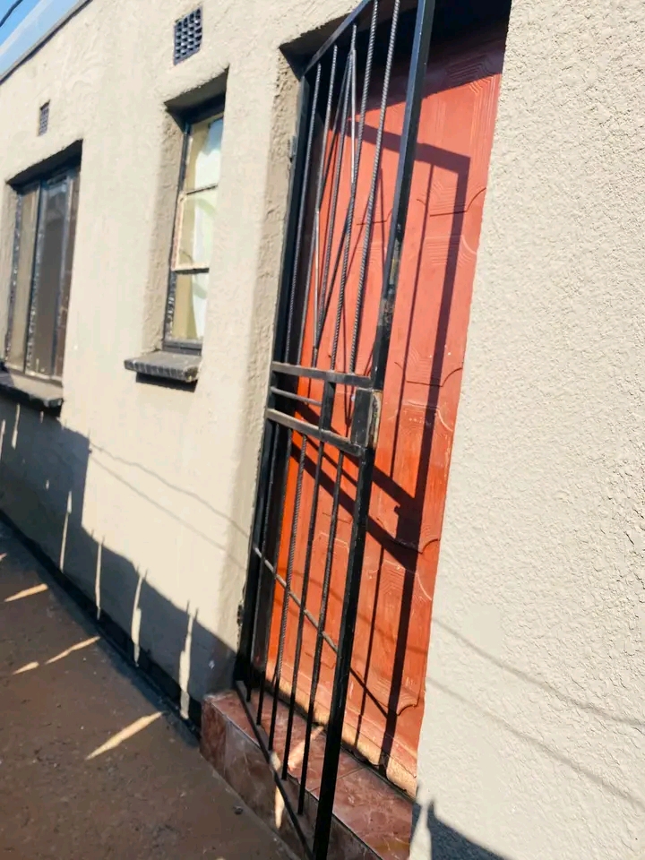 2 room to rent in the tembisa ,630 emfihlweni  in Tembisa