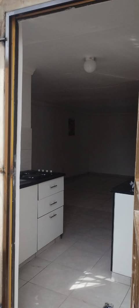Cottage available ext 19
rental r4000
depos  in Naturena