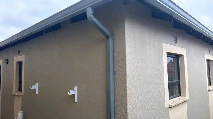 2 bedroom stand alone house in ex45 r5500 dep  in Clayville