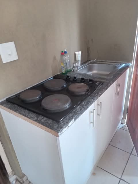 Spacious bachelor flat for rent in ext 6, pap  in Eastfield