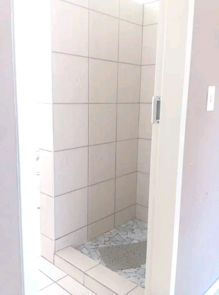 A spacious 3 bedroom 2 bath house in ext 4 �  in Norkem Park