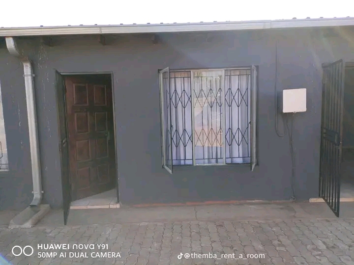 We have rooms available for rent in x1 basoth  in Vosloorus