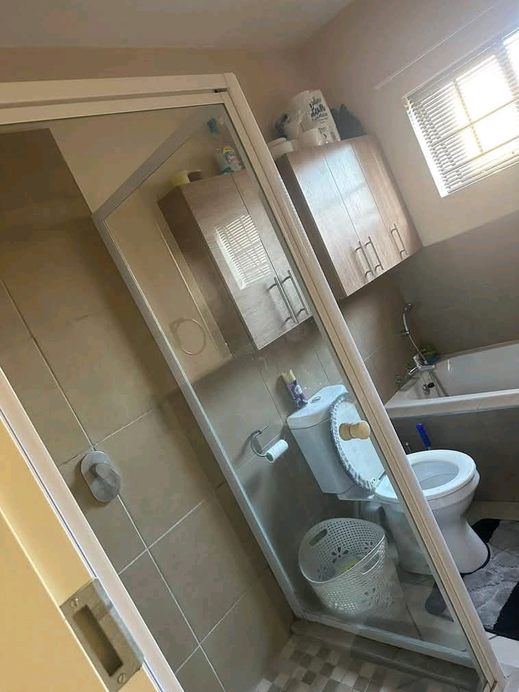 A beautiful private  ground floor 2 bedroom u  in Midrand