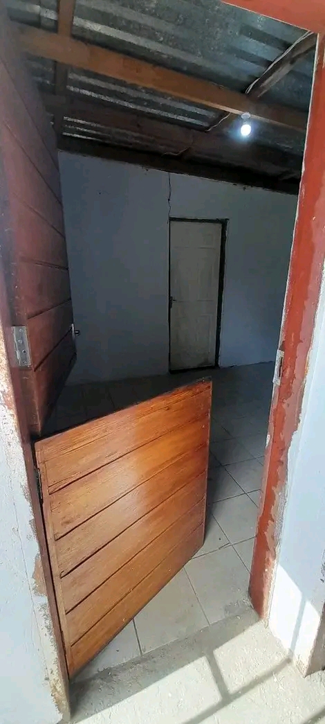 Hello everyone there are rooms to rent availa  in Roodekop