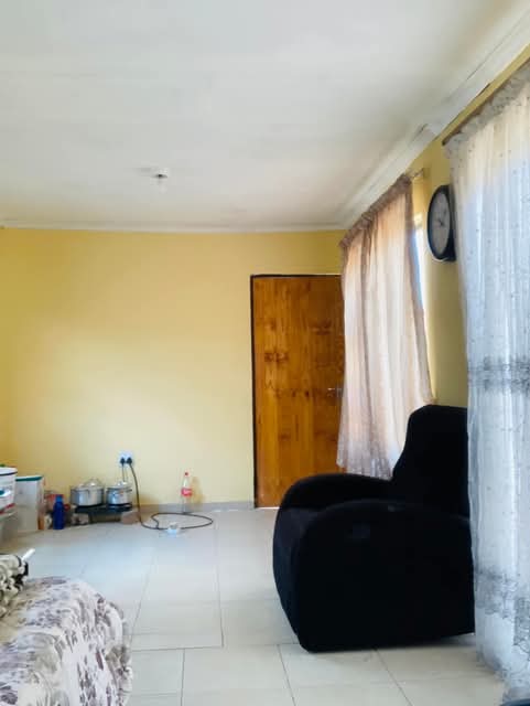 Room to rent
✅room r1000
✅garage r2000  in Protea Glen