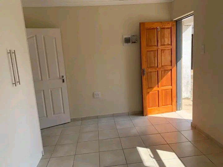Cottage available in ext 8 for immediate occu  in Cosmo City