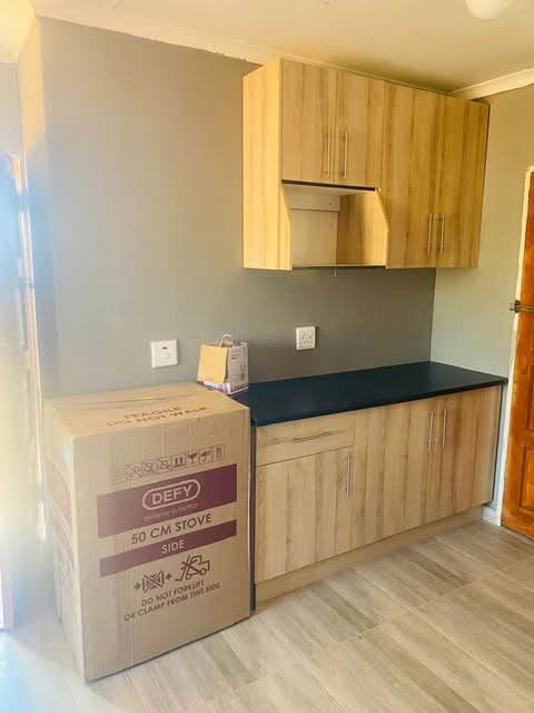 3 bedroom house 🏠 available ext 20 for mor  in Protea Glen
