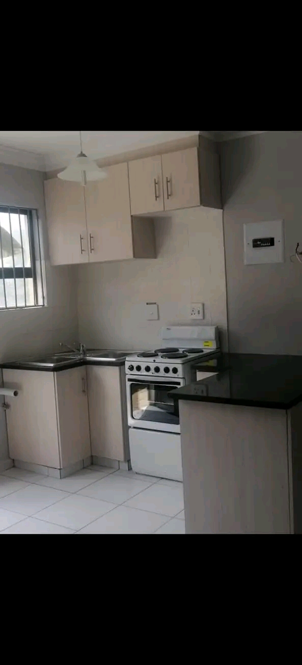 2 fitted bedrooms cottage coming with a fitte  in Norkem Park