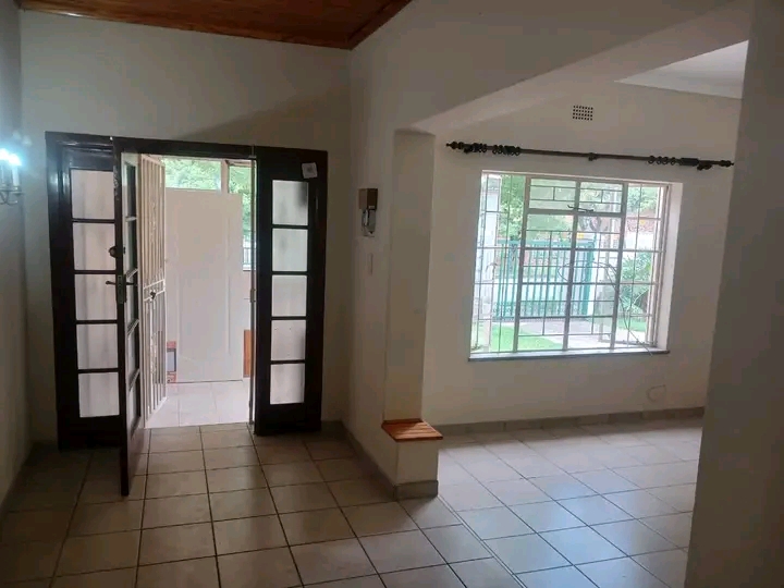 Bachelor available for immediate occupation f  in Kempton Park