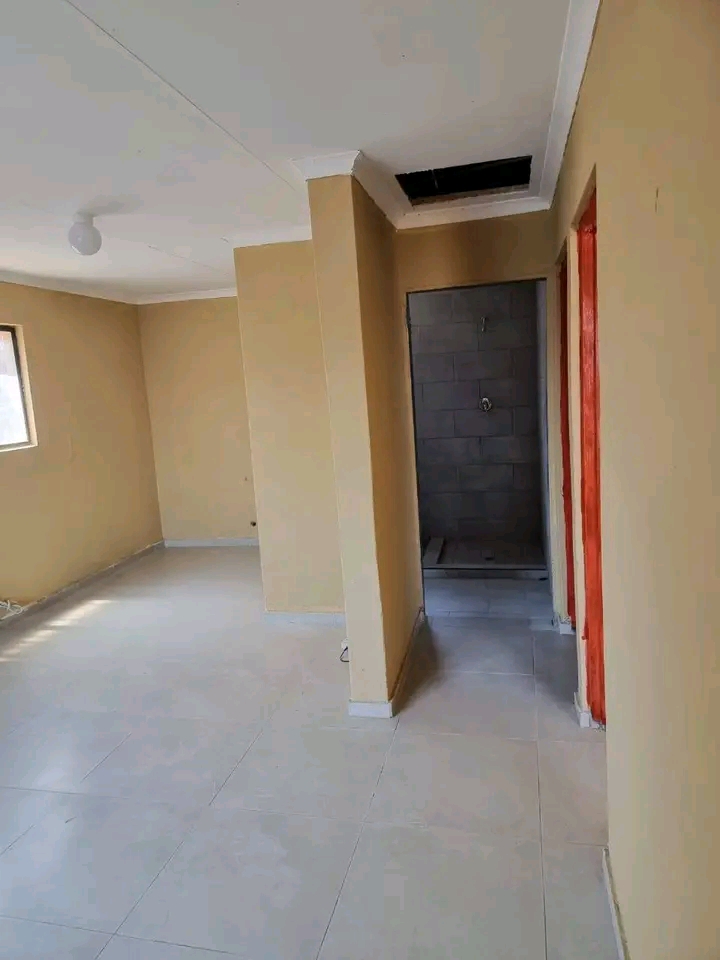 House for rental ext1
2bedrooms 
open plan   in Palm Ridge