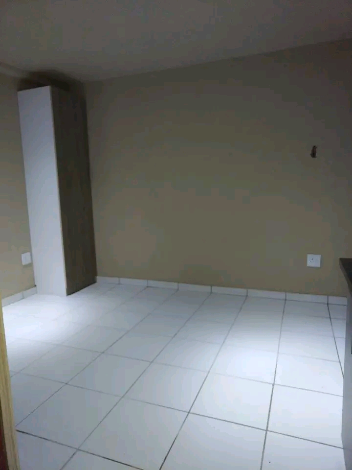Bachelor room available in ext 26 r2700
no p  in Clayville