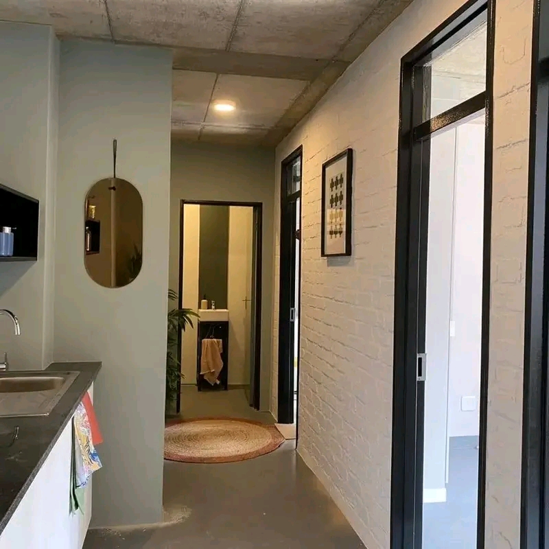 Cluster rooms without balcony r2600 1 bedroom  in Maboneng