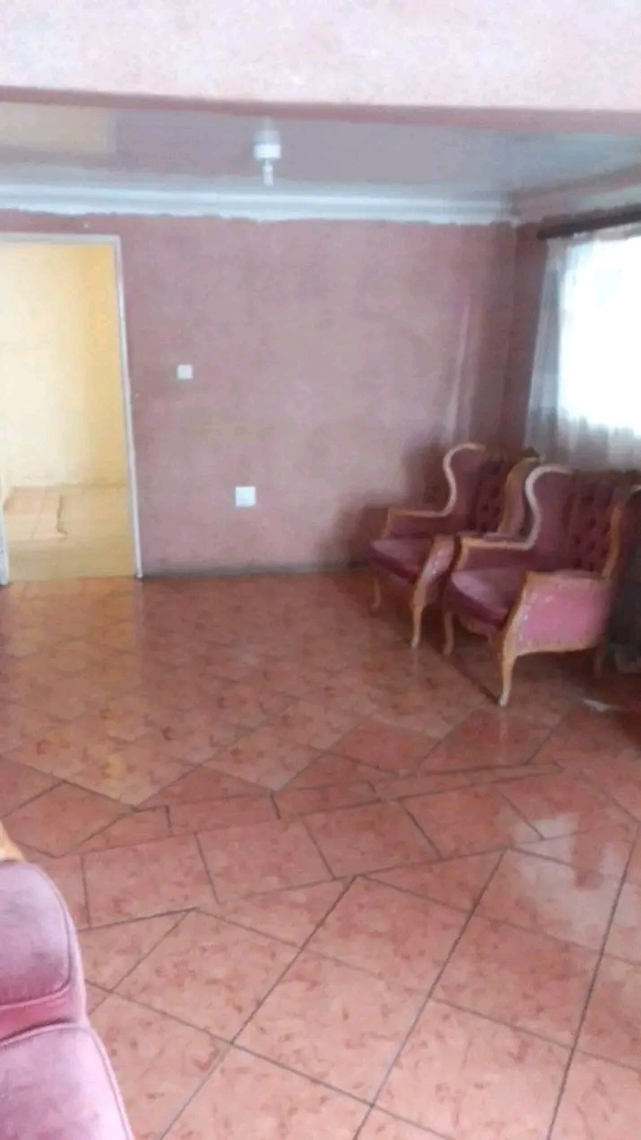 2beds ,main with ensuite,lounge ,dinning ,kit  in Diepkloof