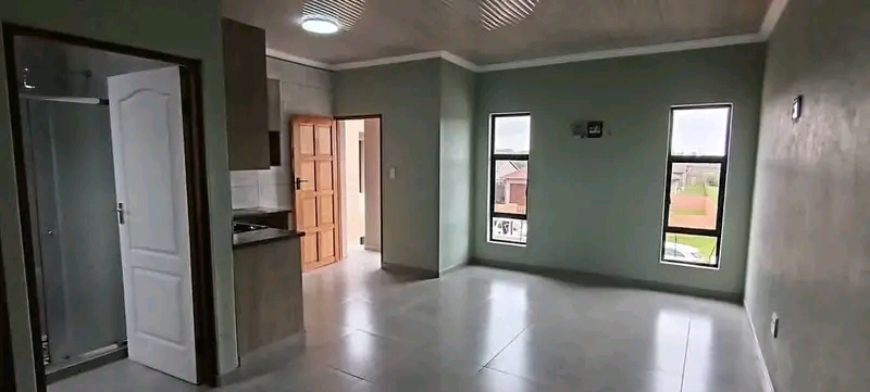 Area:dawnpark 📍
rental price:r4300 plus d  in Dawn Park