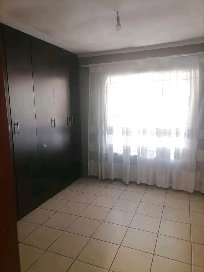 Vosloorus (paradise park) house for rental fo  in Vosloorus