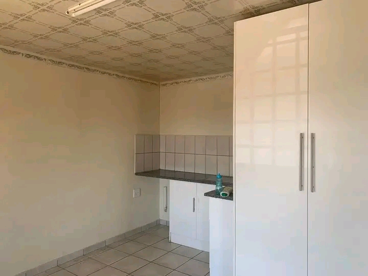 Cottage available in ext 8 for immediate occu  in Cosmo City