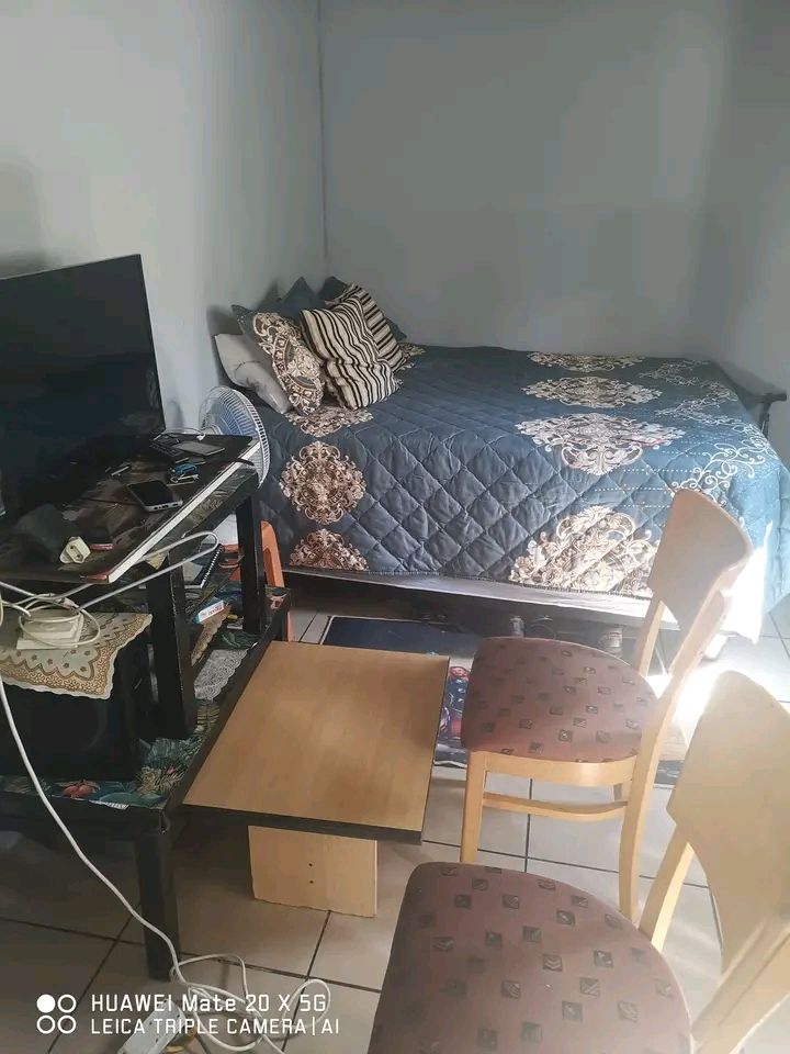 Outside room available rent is r2950 deposit   in Randpark Ridge