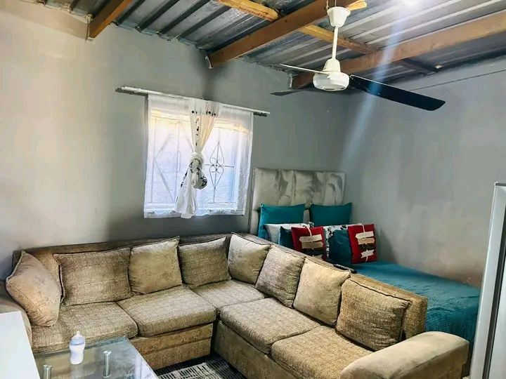Room to rent available from the 31st of augus  in Cosmo City