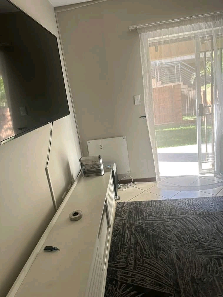 A beautiful private  ground floor 2 bedroom u  in Midrand