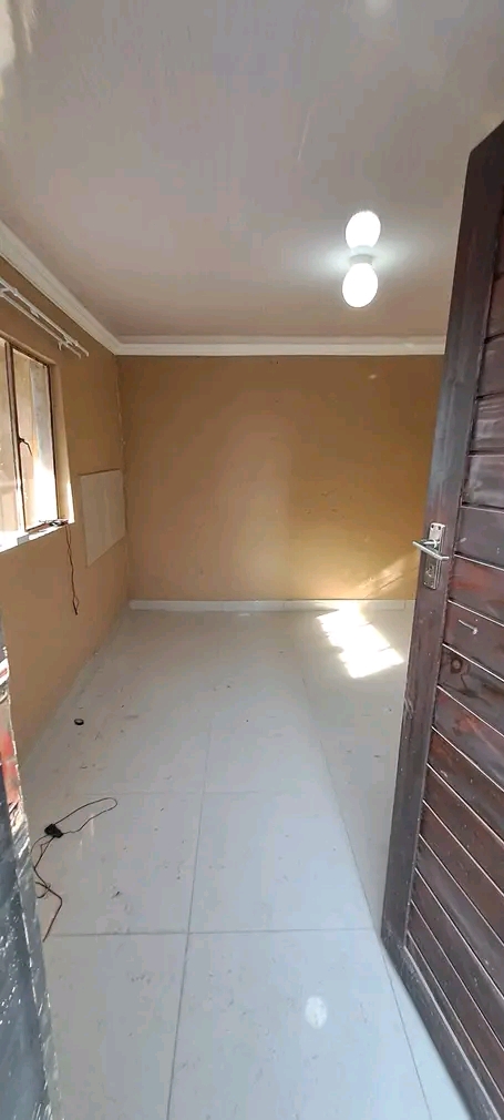 A beautiful freshly renovated 2 room ema9.
   in Ivory Park