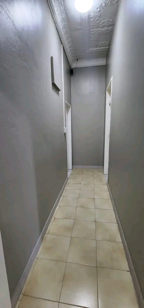 1 bedroom cottage available now for r5700 wat  in Kensington