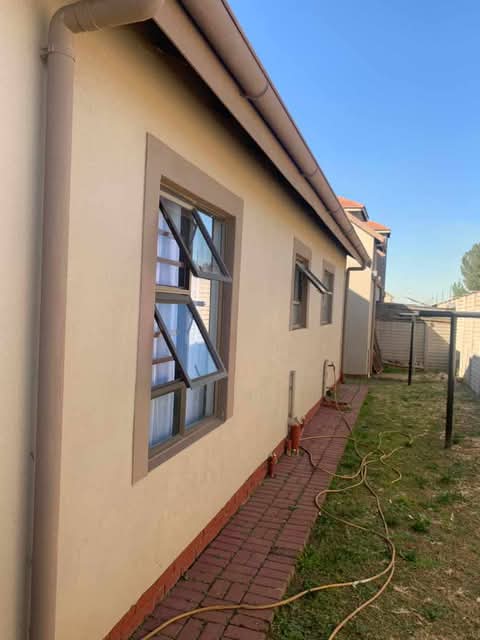 3 bedroom townhouse available for rental 
va  in Vanderbijlpark