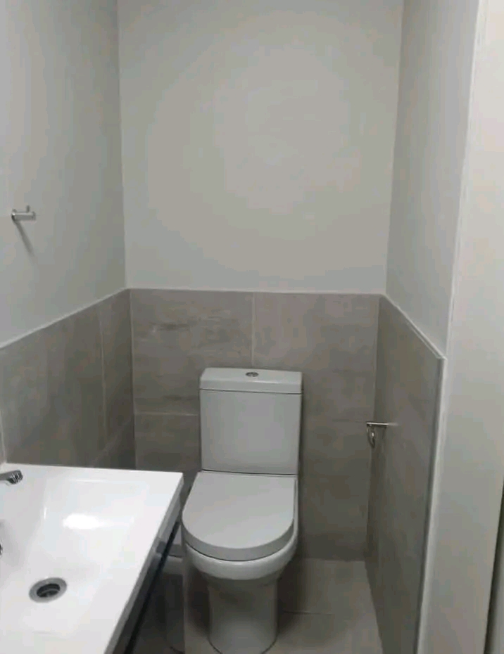 Bachelor available for rental in town whastpp  in Tembisa