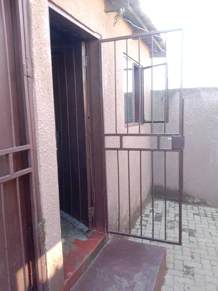 Room available at ext 3 ema11 police station   in Ivory Park