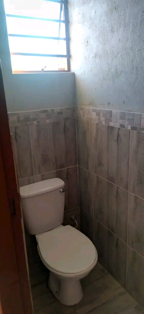 Cottage
rent r4000
deposit same 

  spaci  in Dawn Park