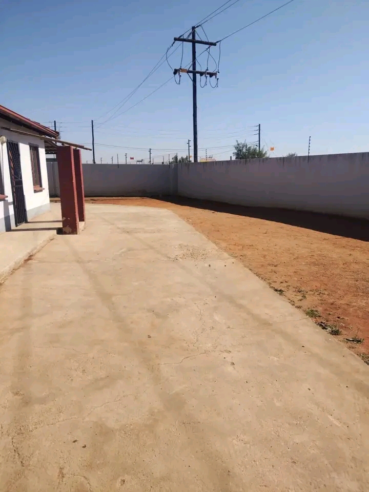 3 bedroom house available for rental at ext 2  in Protea Glen