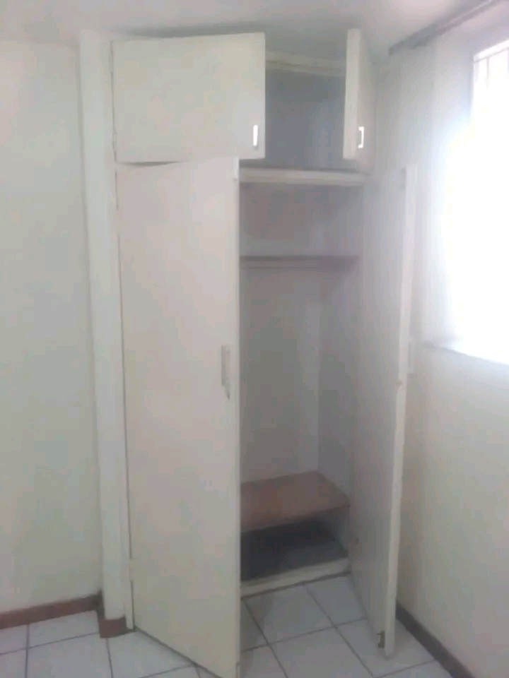 Bedroom room available immediately water and   in Sunnyside