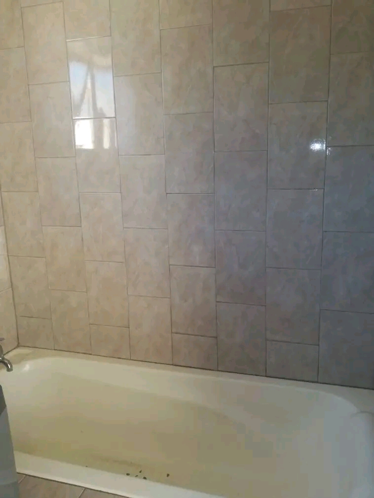 Room available in ext 3 rent 1600 nxt to pick  in Dobsonville