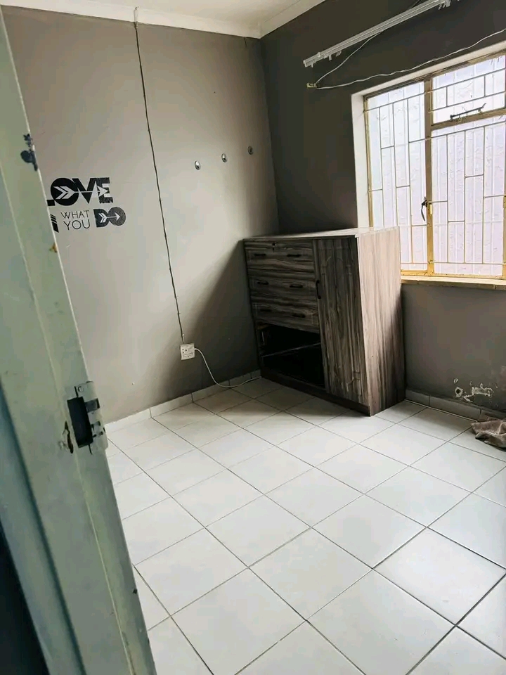 Inside room available for rental at r1500 at   in Kenilworth